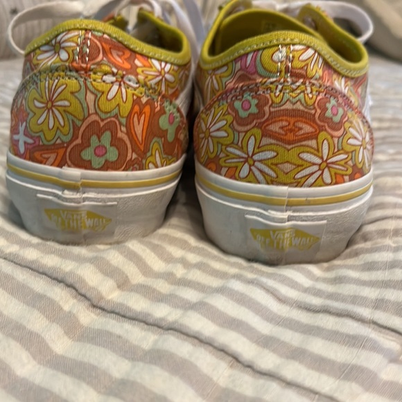 Shoes - Picture 3 of 3